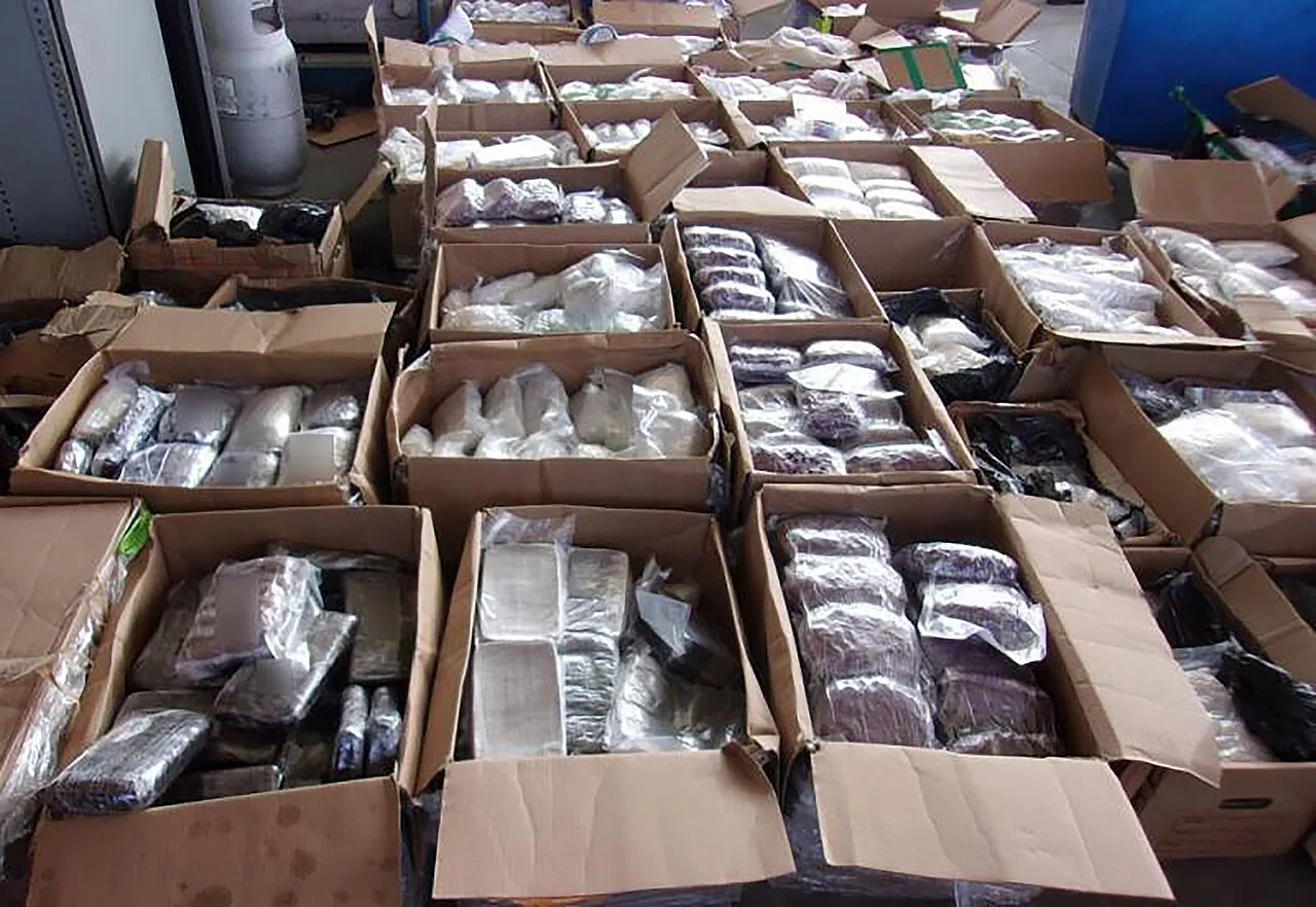 Motorista é preso com mais de 1 tonelada de drogas em fundo falso de carreta em Rondônia